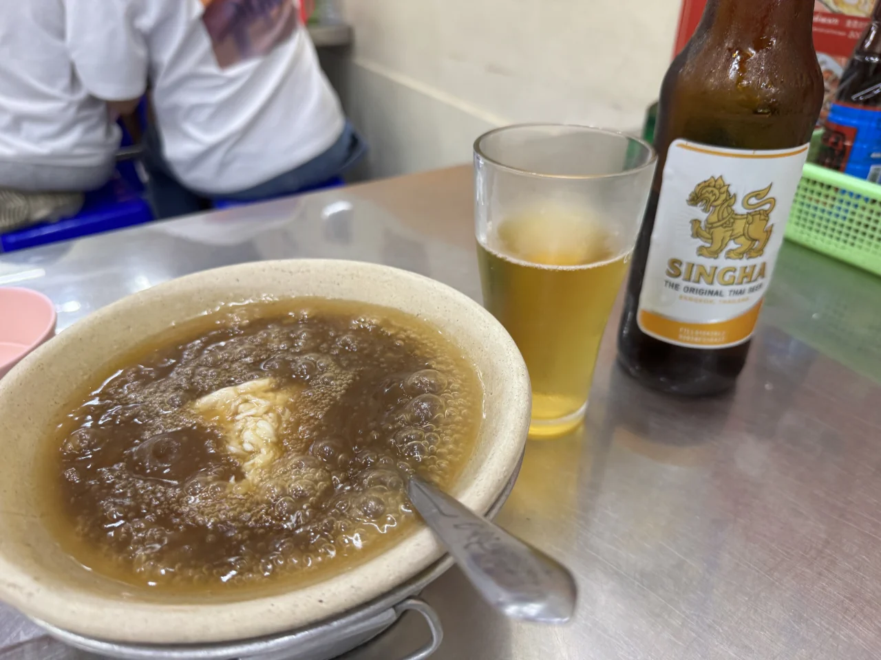 Pinne di squalo eccezionali a Yaowarat, Bangkok｜Hengdee (興利): brodo chiaro e delizioso riso saltato al granchio