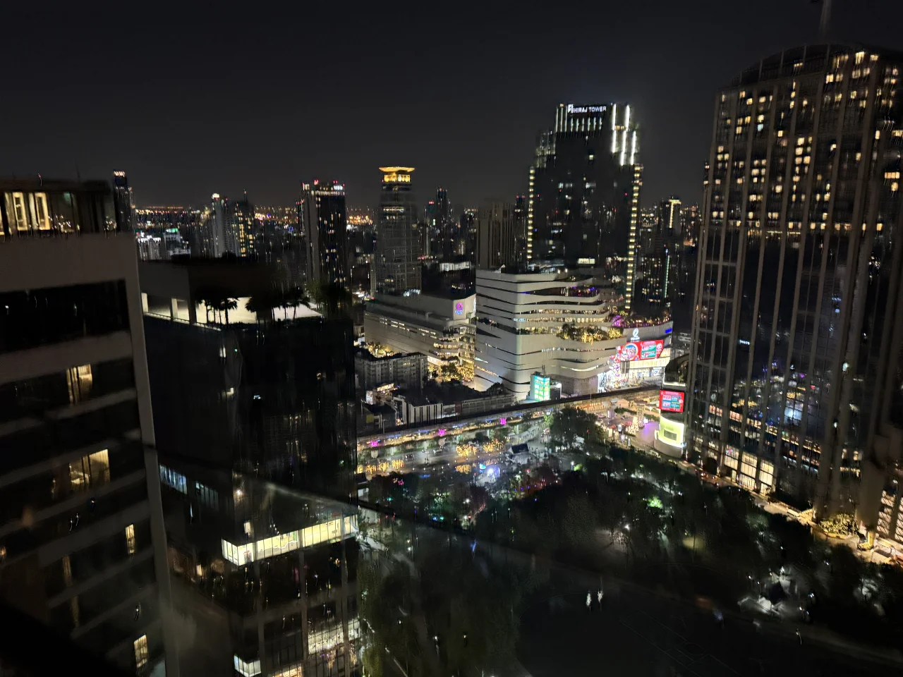 Bangkok Marriott Marquis Queen’s Park Review: Large Pool, Breakfast Buffet and an Outdoor Lounge